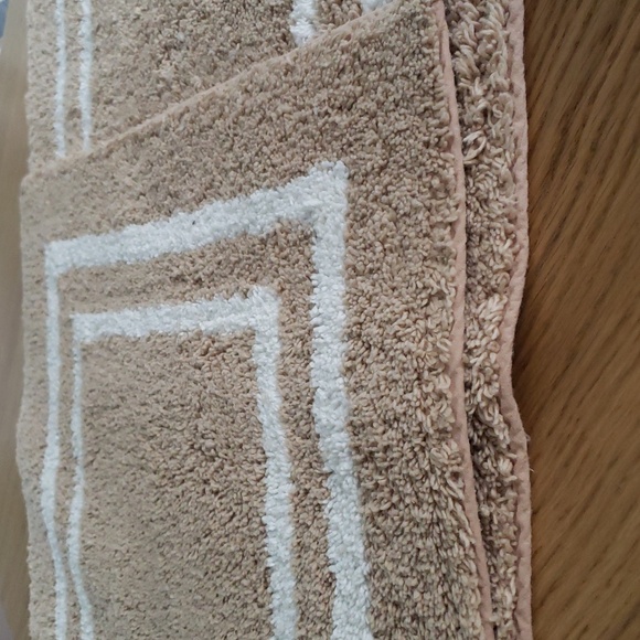 Clouds Luxurious Tan & White Bath Mat Set. NWT - Picture 14 of 16